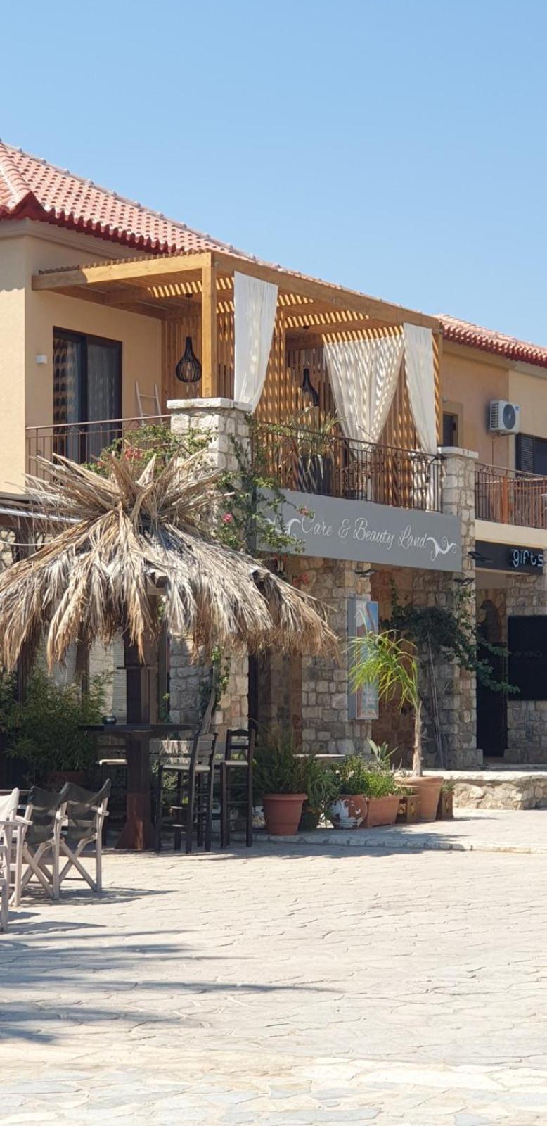 Vista Al Mare Luxury Apartments Gialova Bagian luar foto