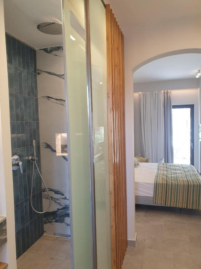 Vista Al Mare Luxury Apartments Gialova Bagian luar foto